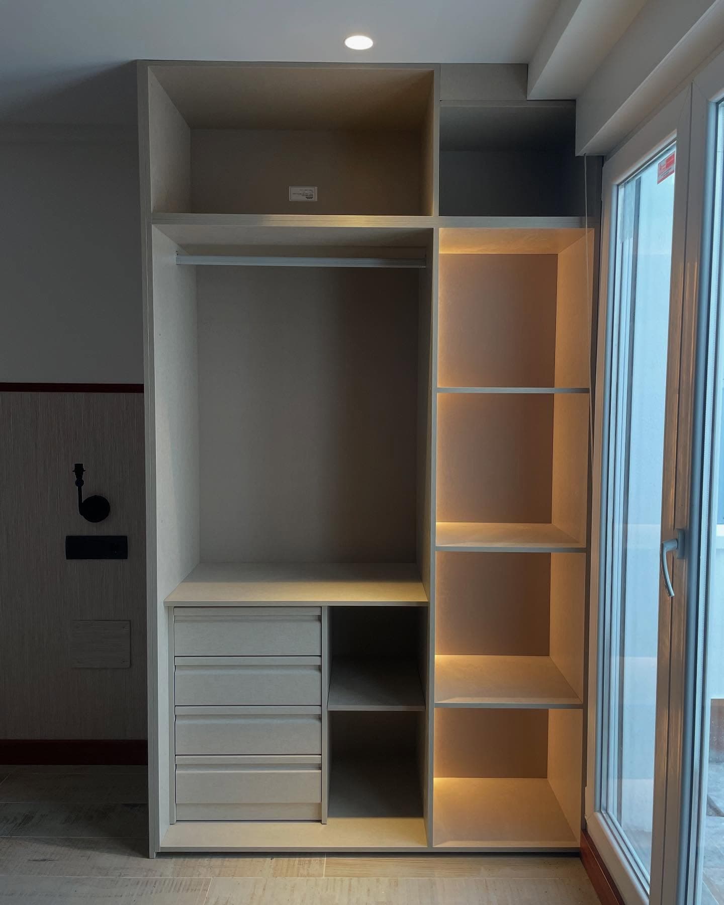 Interior con iluminación LED